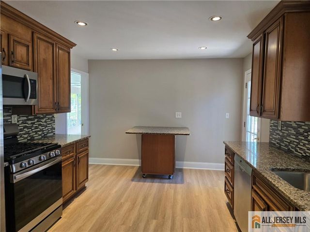2 Farmingdale Road, East Brunswick, NJ 08816