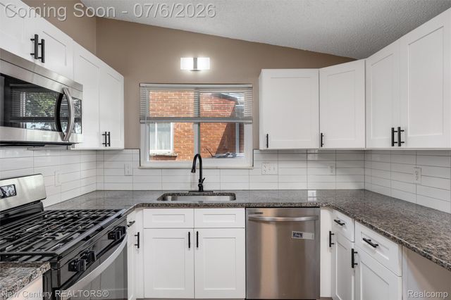 1720 Westbrook Drive, Madison Heights, MI 48071