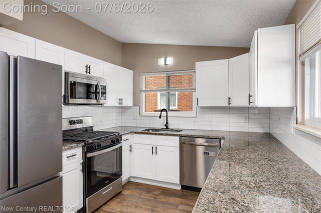 1720 Westbrook Drive, Madison Heights, MI 48071