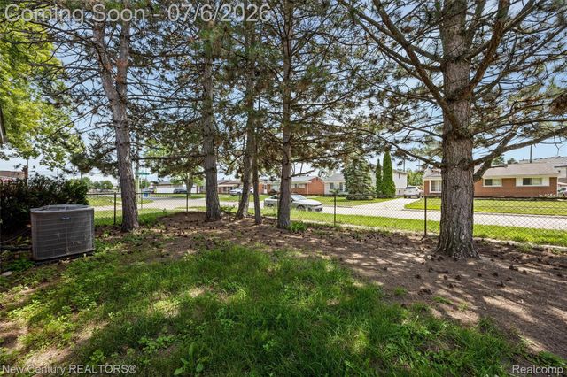 1720 Westbrook Drive, Madison Heights, MI 48071