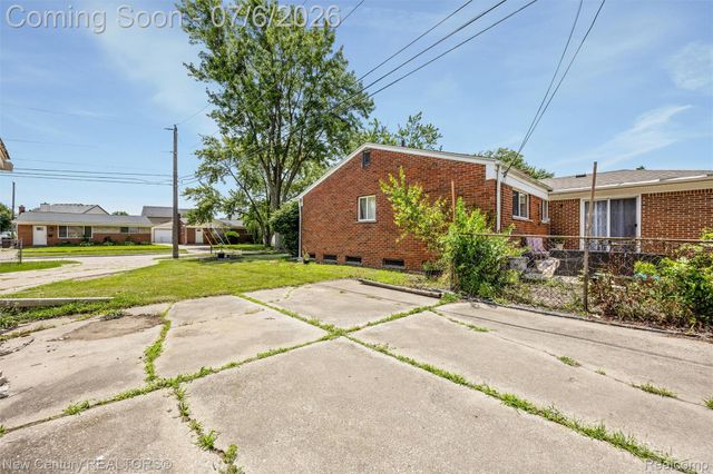 1720 Westbrook Drive, Madison Heights, MI 48071