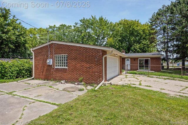 1720 Westbrook Drive, Madison Heights, MI 48071