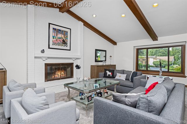 3846 Spanish Oaks Drive, West Bloomfield Charter Township, MI 48323