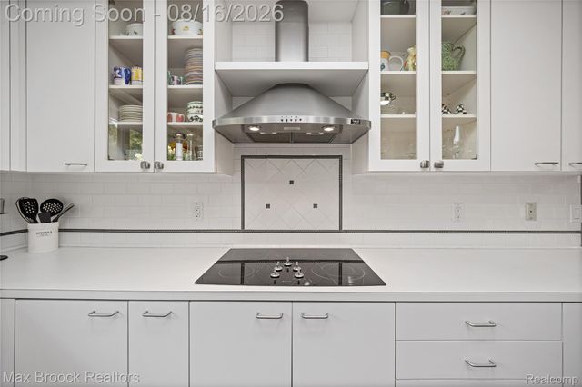 3846 Spanish Oaks Drive, West Bloomfield Charter Township, MI 48323