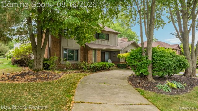 3846 Spanish Oaks Drive, West Bloomfield Charter Township, MI 48323
