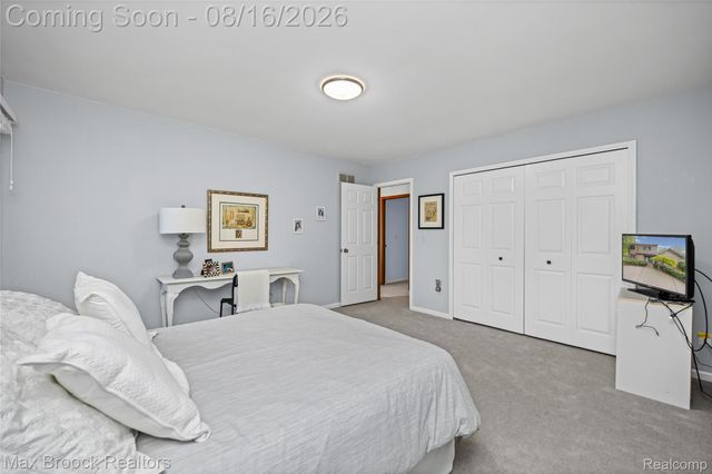 3846 Spanish Oaks Drive, West Bloomfield Charter Township, MI 48323