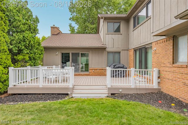 3846 Spanish Oaks Drive, West Bloomfield Charter Township, MI 48323