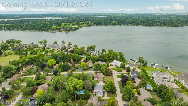 3846 Spanish Oaks Drive, West Bloomfield Charter Township, MI 48323