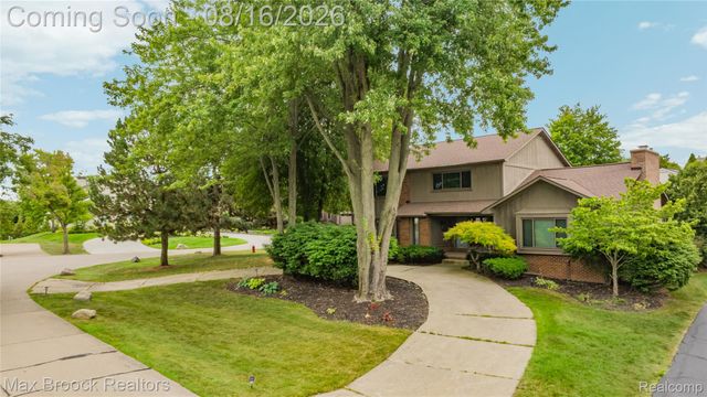 3846 Spanish Oaks Drive, West Bloomfield Charter Township, MI 48323