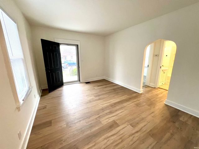 1638 E Illinois Street, Evansville, IN 47711