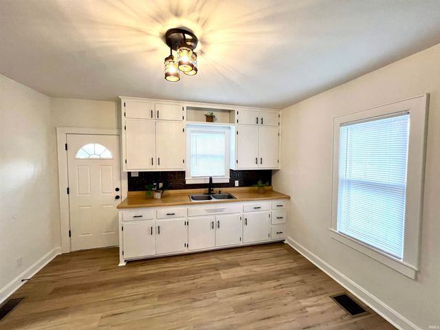 1638 E Illinois Street, Evansville, IN 47711