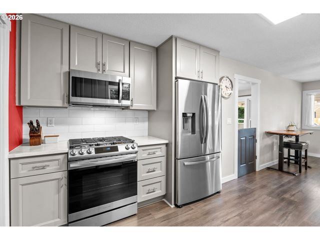 733 2ND St, Woodland, WA 98674