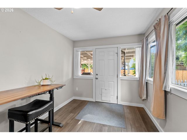 733 2ND St, Woodland, WA 98674