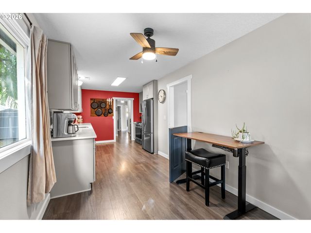 733 2ND St, Woodland, WA 98674