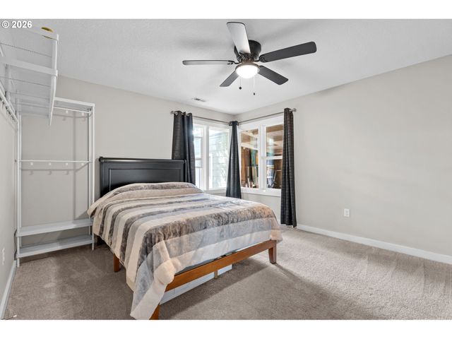 733 2ND St, Woodland, WA 98674
