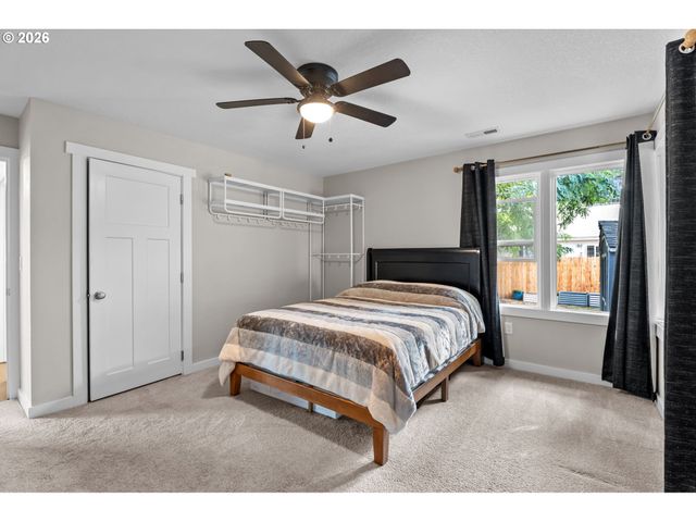733 2ND St, Woodland, WA 98674
