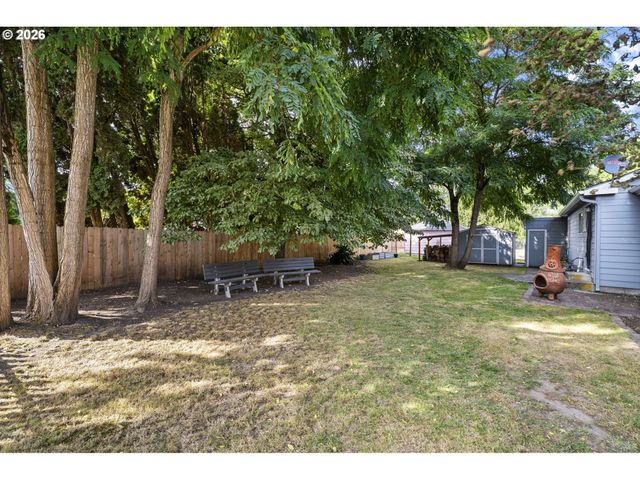 733 2ND St, Woodland, WA 98674