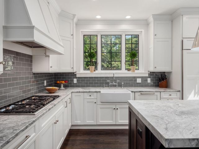 210 Stanbery Avenue, Bexley, OH 43209