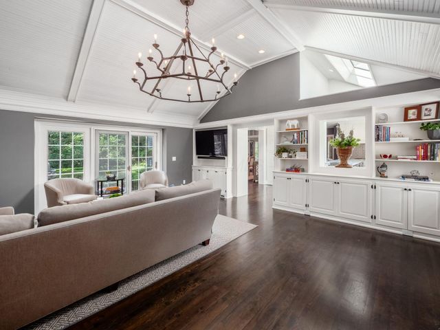 210 Stanbery Avenue, Bexley, OH 43209