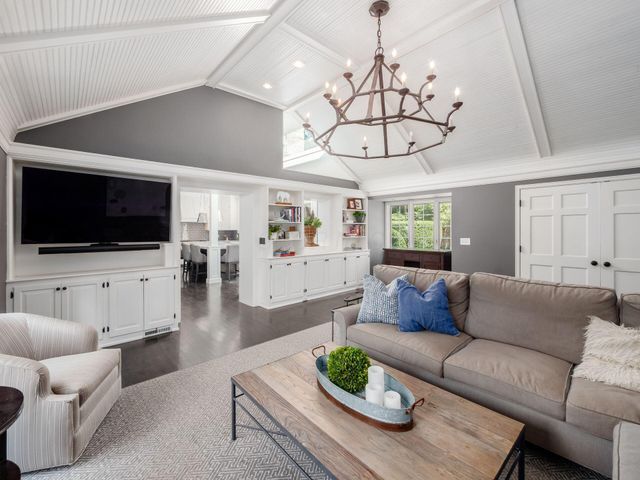 210 Stanbery Avenue, Bexley, OH 43209