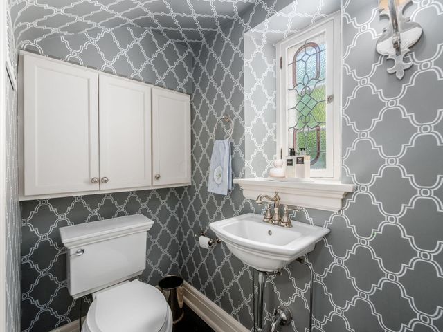 210 Stanbery Avenue, Bexley, OH 43209