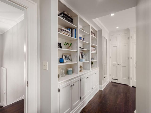 210 Stanbery Avenue, Bexley, OH 43209