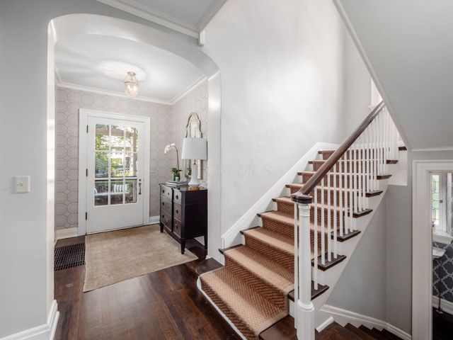 210 Stanbery Avenue, Bexley, OH 43209