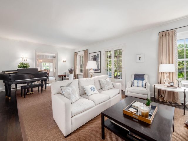 210 Stanbery Avenue, Bexley, OH 43209