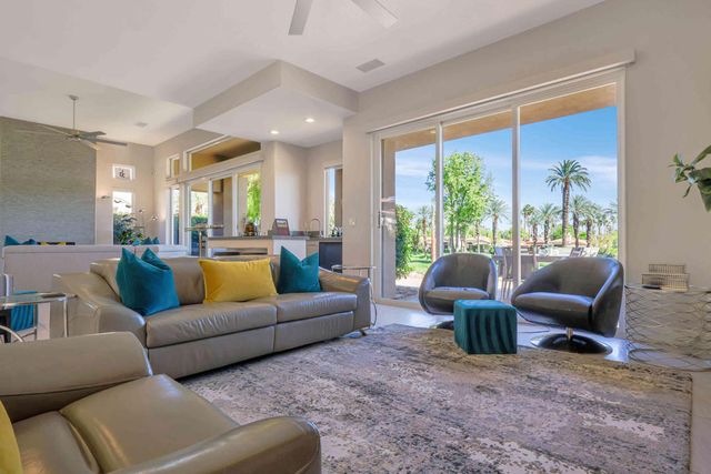 148 White Horse Trail, Palm Desert, CA 92211