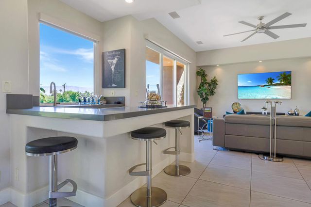 148 White Horse Trail, Palm Desert, CA 92211
