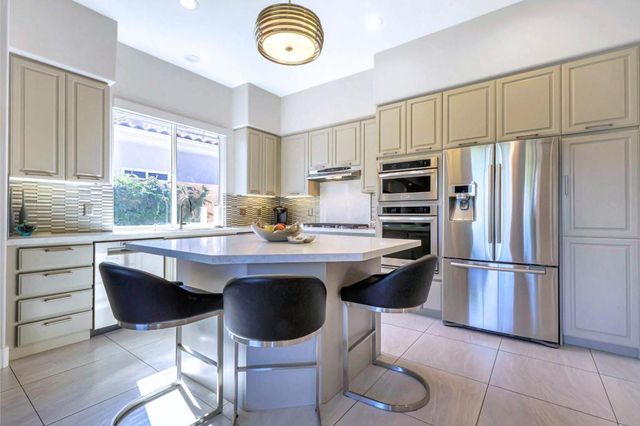 148 White Horse Trail, Palm Desert, CA 92211