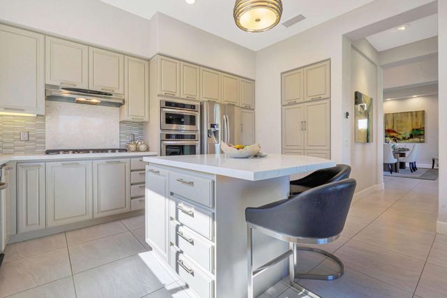 148 White Horse Trail, Palm Desert, CA 92211