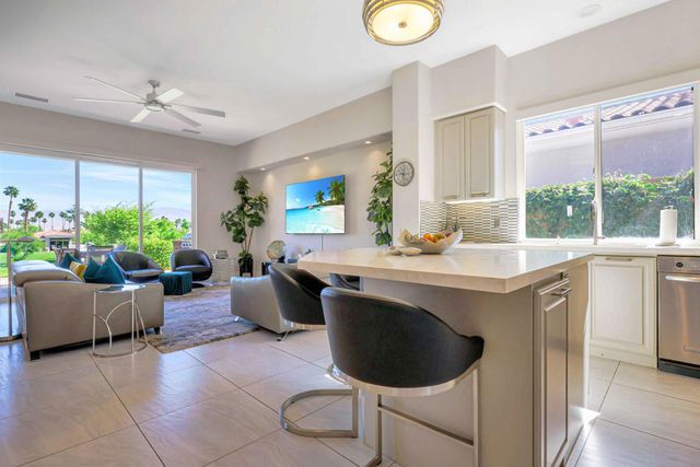 148 White Horse Trail, Palm Desert, CA 92211