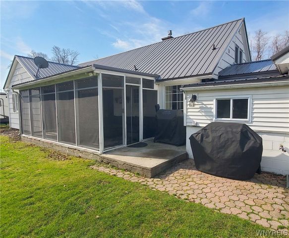 6097 Eckhardt Road, Hamburg, NY 14085