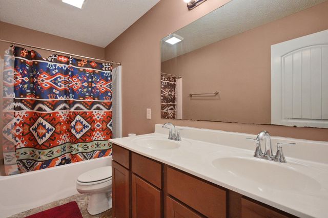 4321 Coble Glen Lane, Canal Winchester, OH 43110