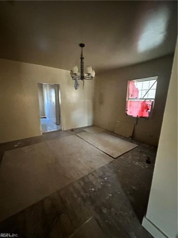 2710 Orcutt AVE, Newport News, VA 23607