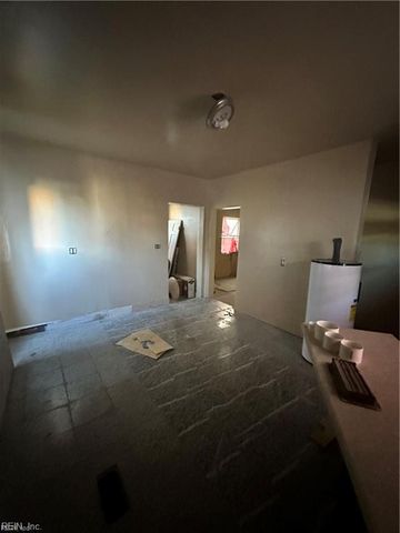 2710 Orcutt AVE, Newport News, VA 23607