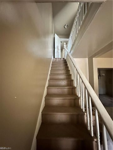 2710 Orcutt AVE, Newport News, VA 23607