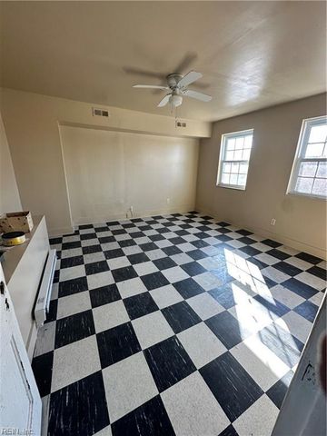 2710 Orcutt AVE, Newport News, VA 23607