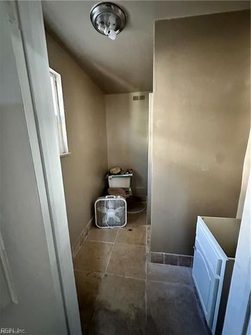 2710 Orcutt AVE, Newport News, VA 23607
