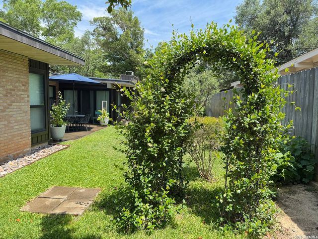 410 Laramie, San Antonio, TX 78209