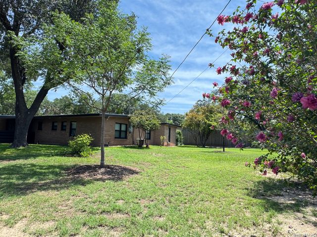 410 Laramie, San Antonio, TX 78209