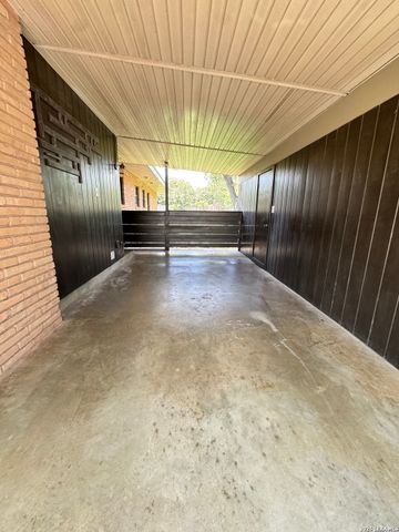 410 Laramie, San Antonio, TX 78209