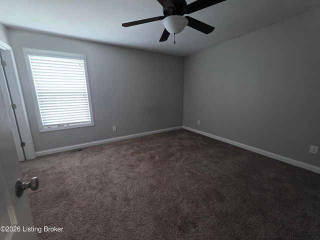 12510 Deer Lake Ln, Louisville, KY 40299