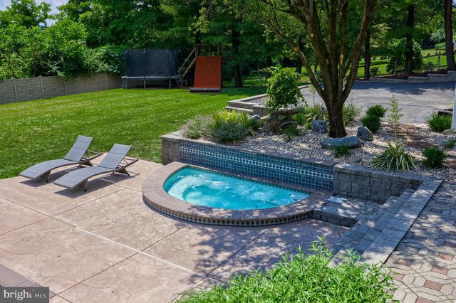42 TIMBERLINE DR, Wyomissing, PA 19610