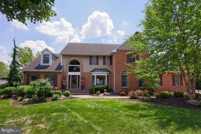42 TIMBERLINE DR, Wyomissing, PA 19610