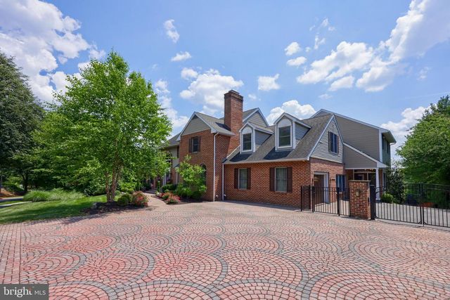 42 TIMBERLINE DR, Wyomissing, PA 19610