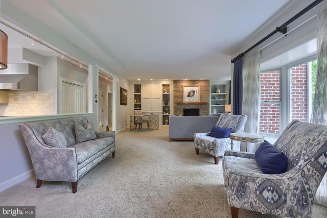 42 TIMBERLINE DR, Wyomissing, PA 19610