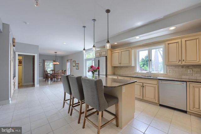 42 TIMBERLINE DR, Wyomissing, PA 19610