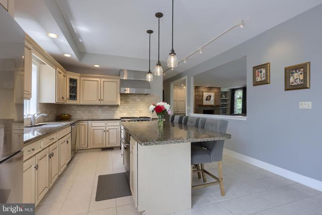 42 TIMBERLINE DR, Wyomissing, PA 19610
